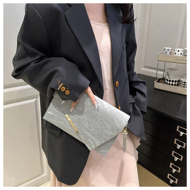 Fashion Women Clutch Soft PU Leather Solid Color Evelope Bag Wristlet Bags Female Small Handbags Day Clutches Evening Party Bags
