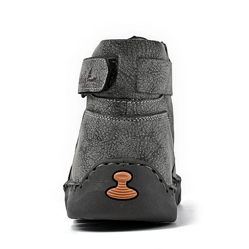 New 2024 Autumn Handmade Leather Men Boots Design Sneakers Man Breathable Casual Leather Shoes Men Ankle Boots Outdoor Boats