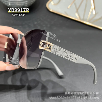 2025 Polarized Square Sunglasses Women Trendy Luxury Sun Glasses New Vintage Leather Print Glitter Eyewears UV400 Gafas De Sol
