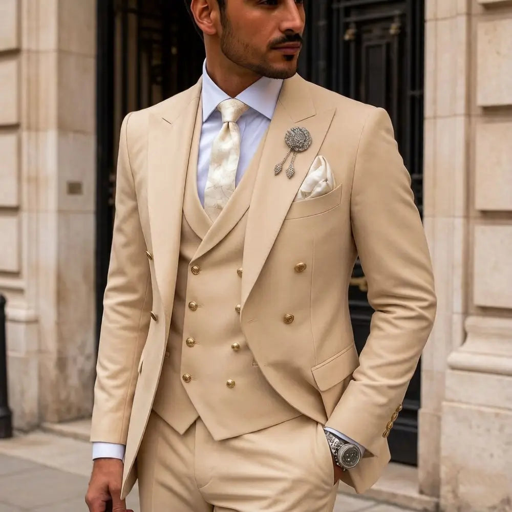 Mens White 3 Piece Suits Double Breasted Waistcoat Wedding Tuxedo Shiny Gold Buttons Luxury Formal Groom Prom Party Celebration