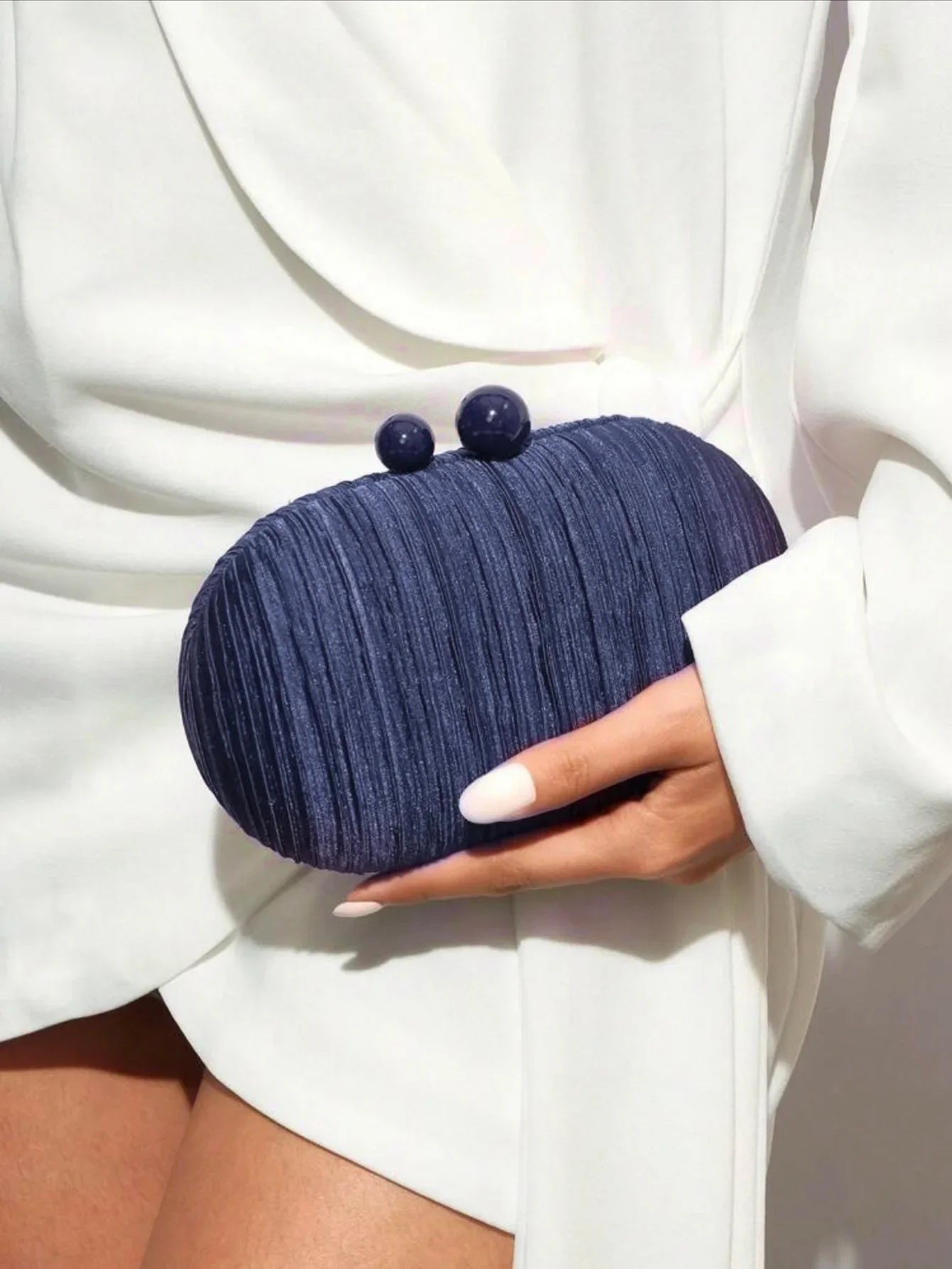 Elegant Satin Pleated Handbag 2025 New Niche Design Bridal Princess Ladies' Evening Bag Ceremony Cloth Round Purses and Clutches