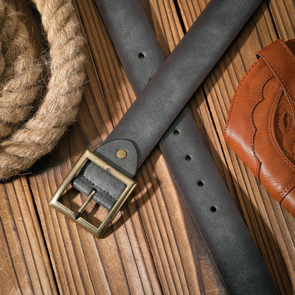 A Casual and Retro Belt, a Waist Accessory for Western-Style Clothing, Metal Buckle, PU Belt, Suitable for Both Men and Women
