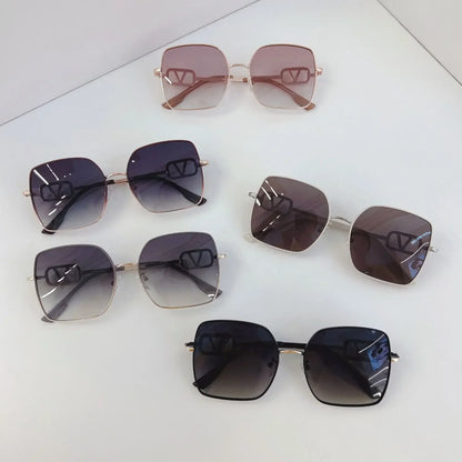 2025 New Fashion Metal Square Polarized Sun Glasses Women Luxury Diamond UV400 Sunglasses Ladies Oversized Eyewears Gafas De Sol