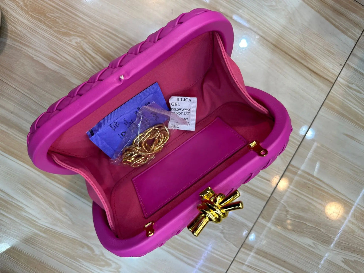 Elegant Box Shaped Dinner Clutch Crossbody Bag for Women Fashionable Chain Strap Handbag Retro Style Leather Handbag
