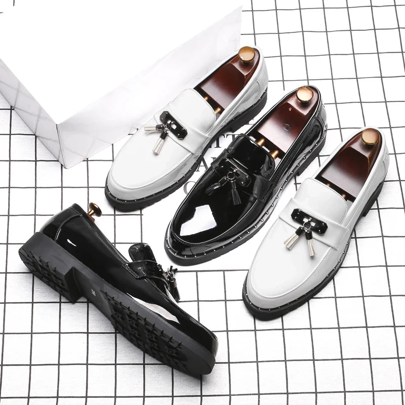 Italy Luxury Brand Loafers Men Shoes Tassel Men Designer Shoes British Style Lacquered Leather Shoes Thick Bottom Wedding Shoes