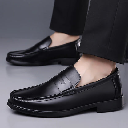 2026 Summer Mens Leather Loafers Slip on Casual Shoes Breathable Moccasins Comfortable Walking Office Flats Male Walking Shoes