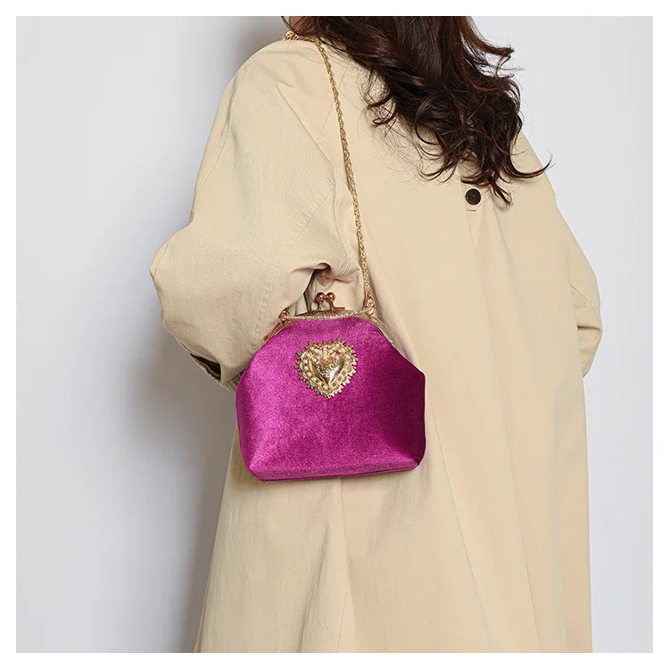 Chains Velvet Frame Heart Dinner Hand Bags Diamonds High Quality Shoulder and Crossbody Bags for Women 2024 Fashion Hot Sale