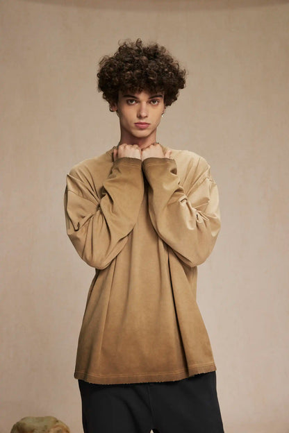 Long-sleeved t-shirt with bottom color