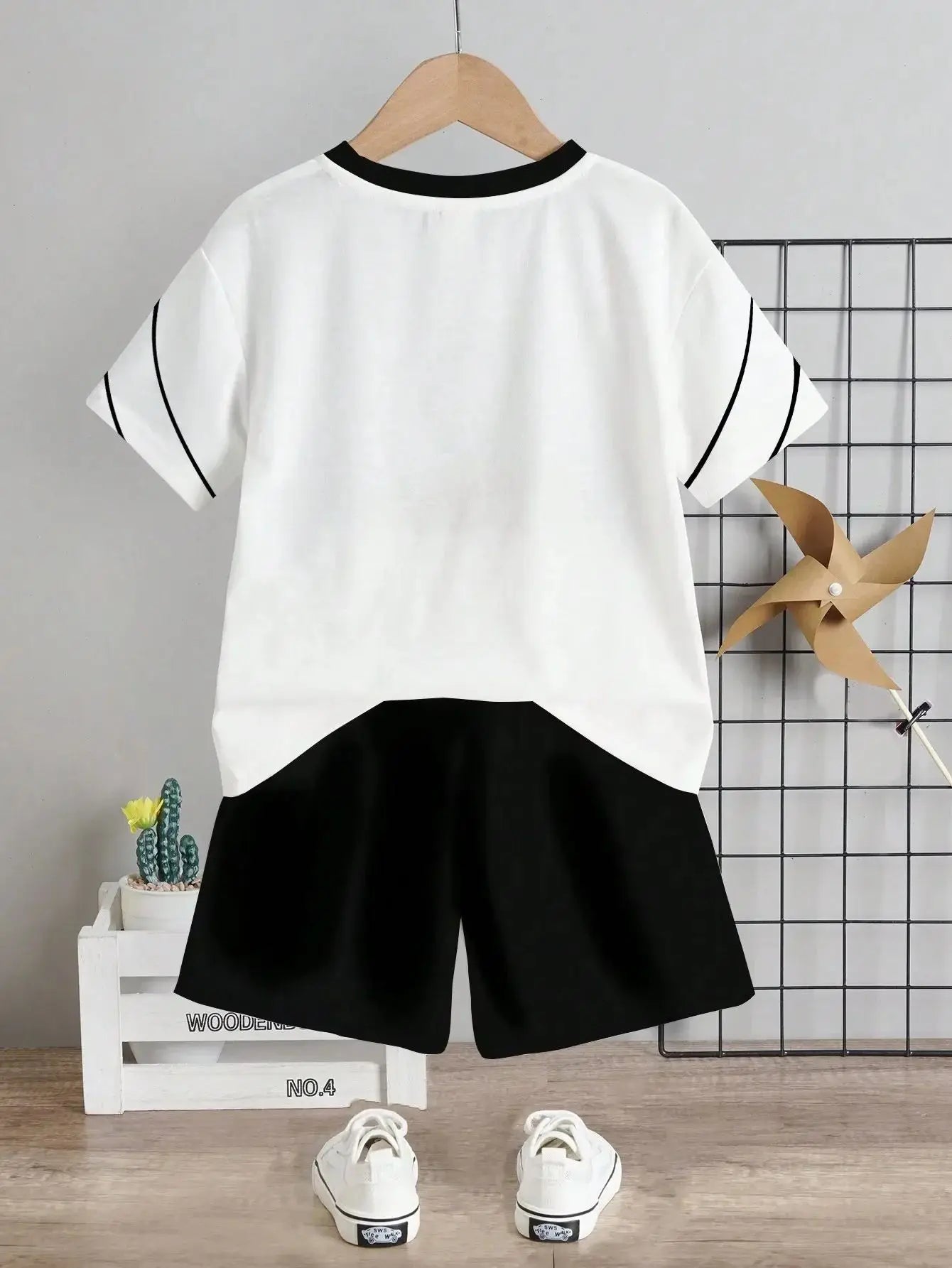 2025 summer new children's suit casual simple spider print round neck short-sleeved T-shirt and shorts suit