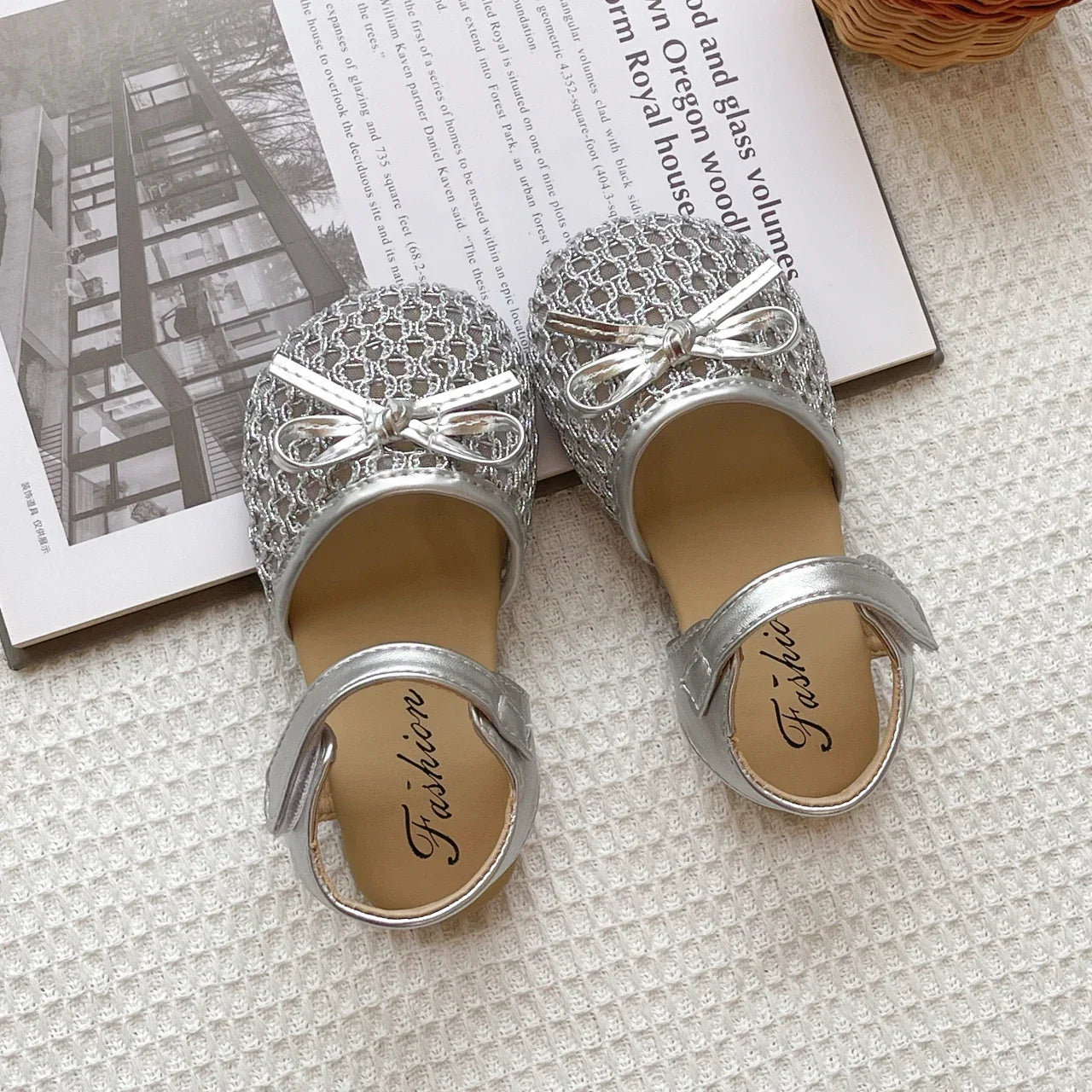 Girl's Sandals Breath-mesh Braided Adorable Summer Kids Sliders Bowtie Beige Sliver Round Toe All-match Childern Shoes 23-33