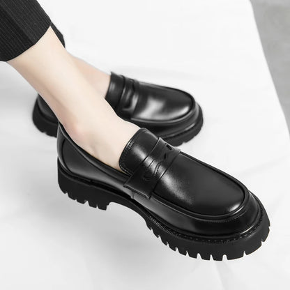 Man luxury Brand British Classic Pointed Dress Shoes Mens Patent Leather Black Wedding Shoes Oxford Formal Shoes Glossy Fashion