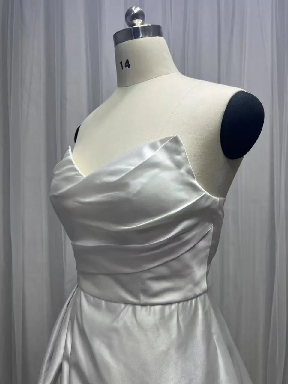 Customized Plus Size A Line Satin Strapless Wedding Dress V Neck Pleats High Side Slit Floor Length Bride Gowns Bridal Dres