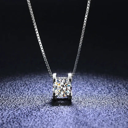 High - End PT950 Platinum Women's Accessories - 1 Carat D Color Moissanite Cow Head Pendant, Excellent Cut, Diamond - Test Passe