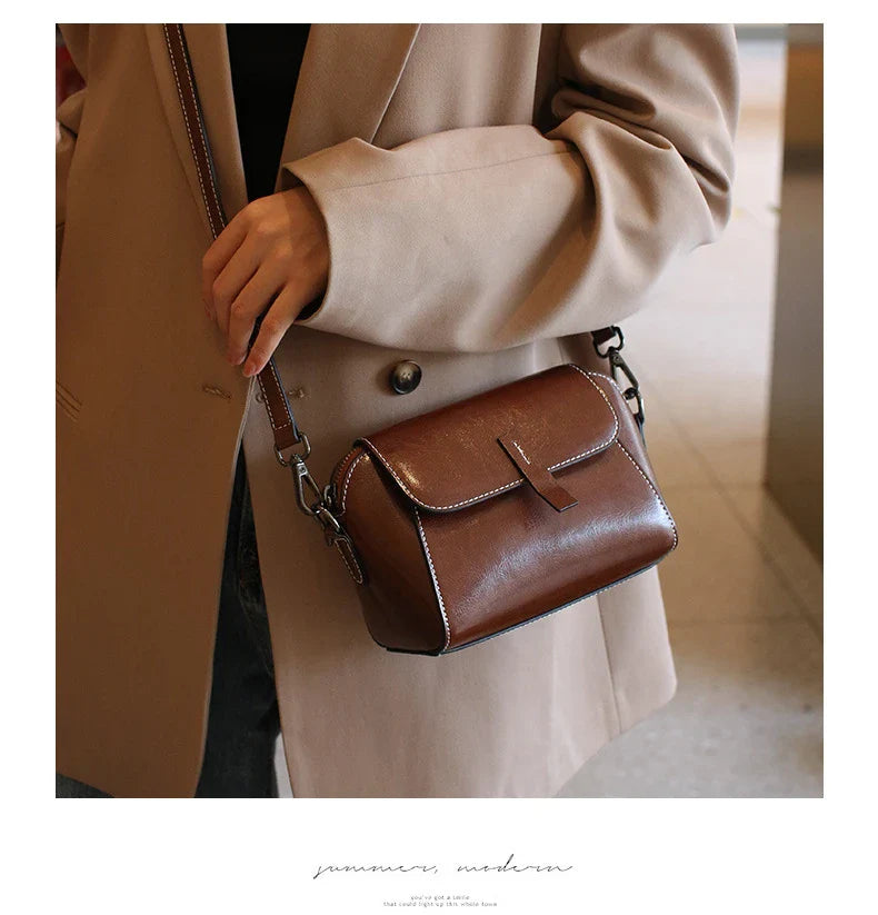 Oil Wax Cowhide Leather Cross Body Small Bag for Women Fashionable and Versatile Shoulder Shell Hand Bag Ladies Casual Phone Bag