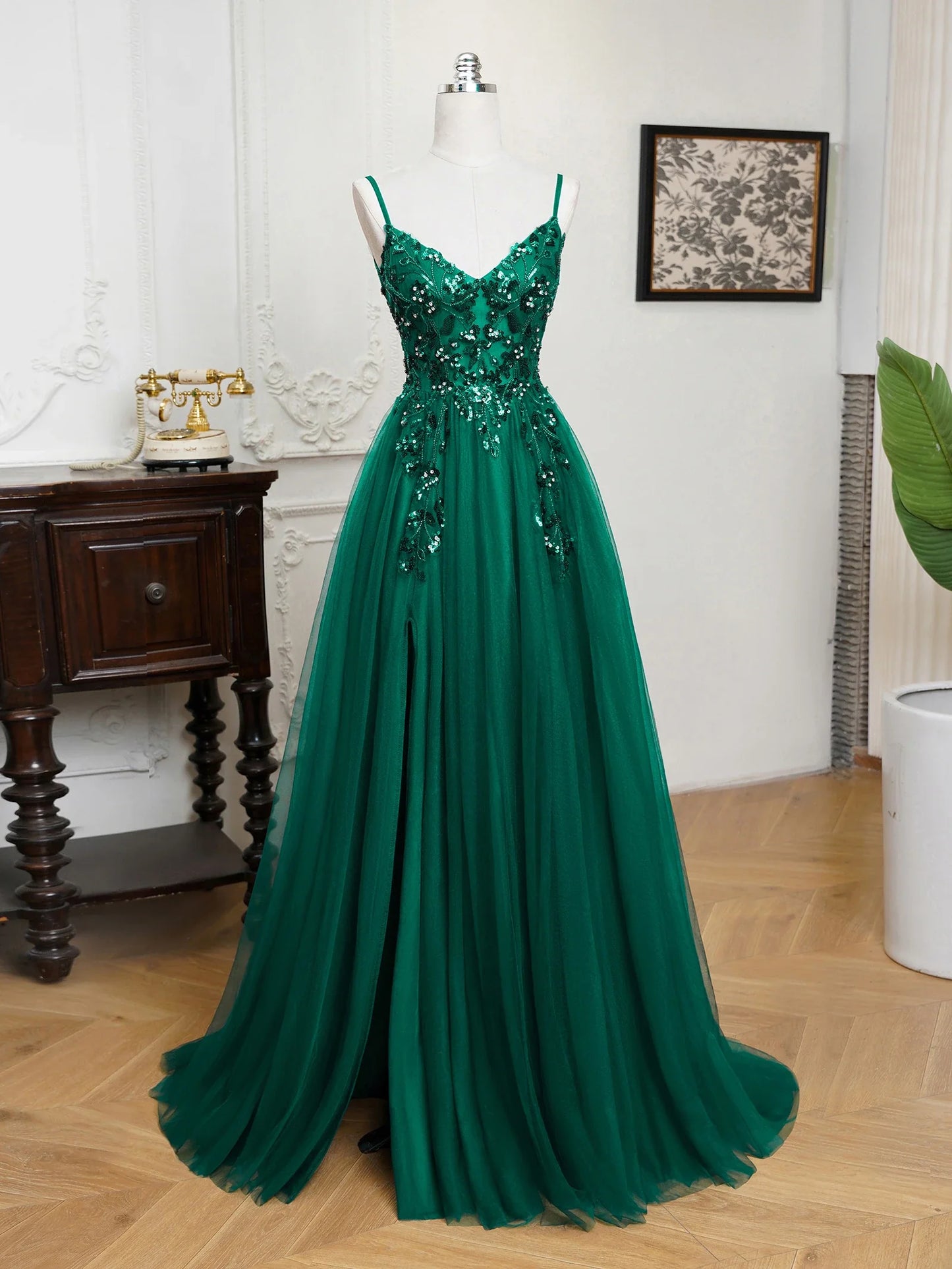 Sling Evening Dresses Sexy Spaghetti Straps V-Neck Illusion Sequins Appliques Prom Dress A-Line Train High Split Gowns