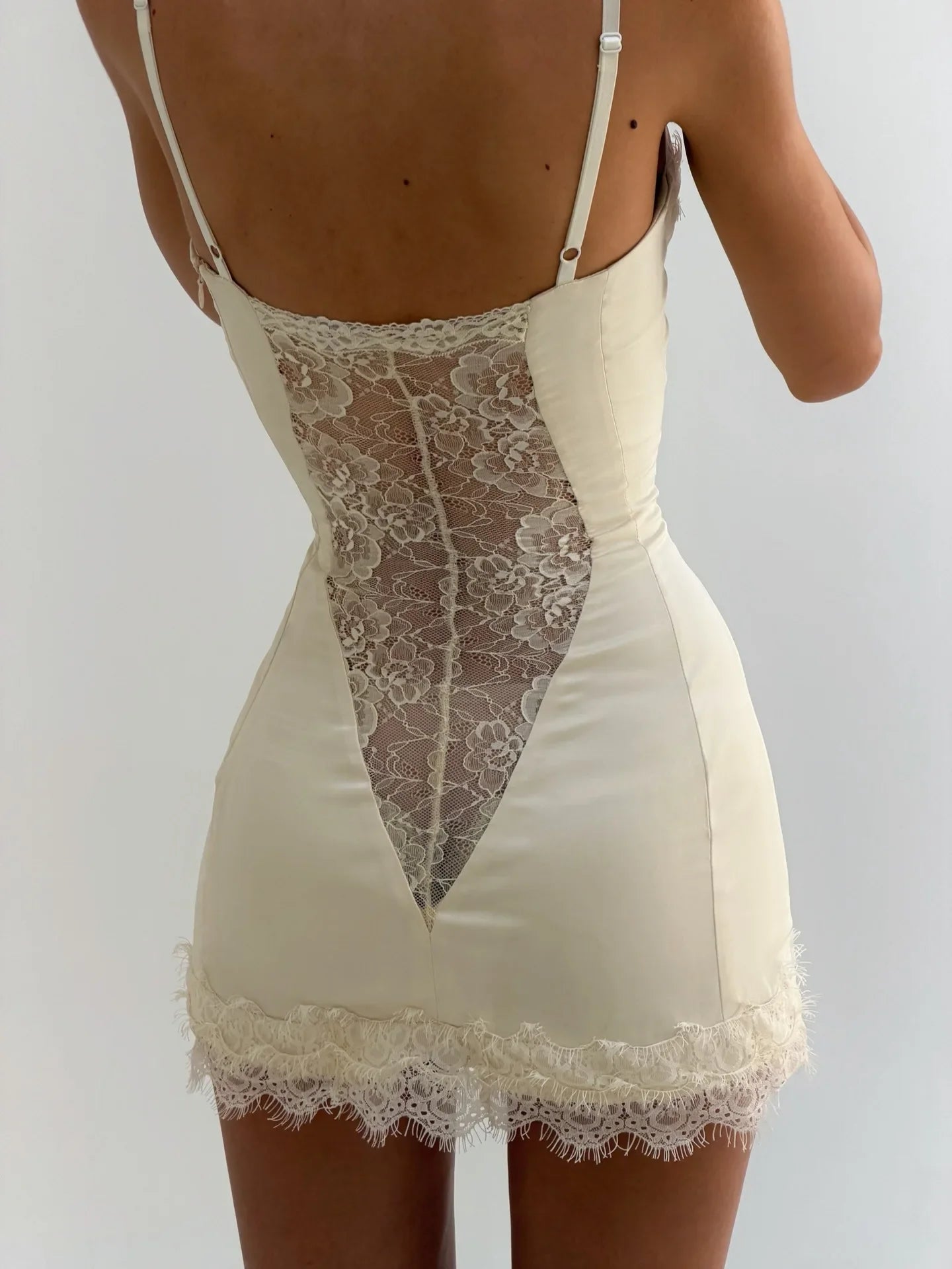 New slimming belted lace halter dress French style sexy short figure-hugging summer dress satin fishbone detailing Y2K Daily