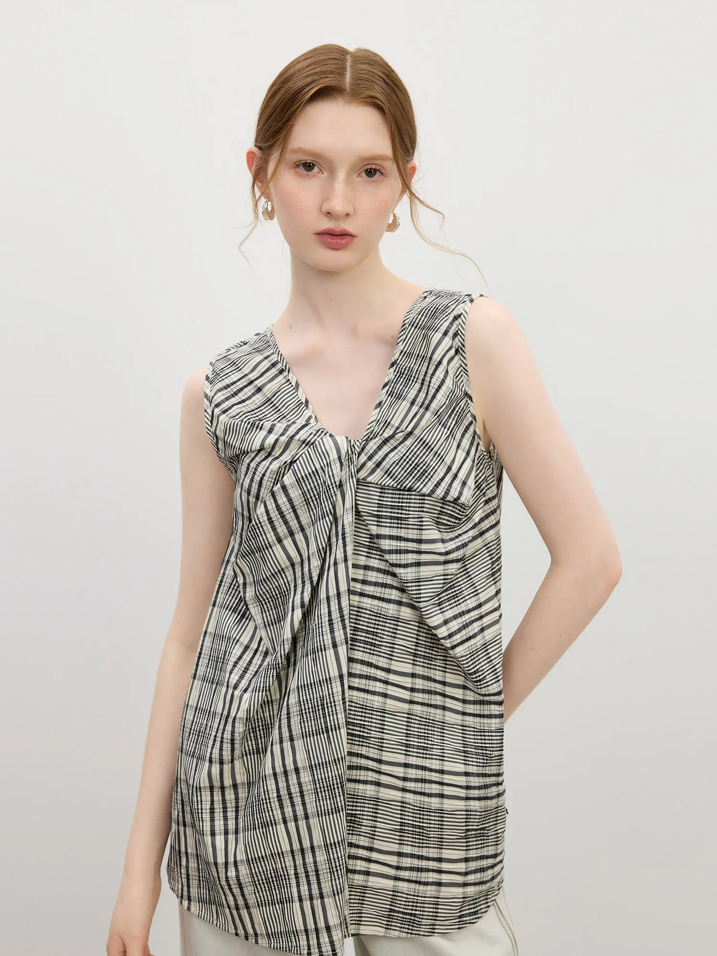 Korean Style Twisted Sleeveless Shirt Female 2025 Summer New V-neck Slim Cotton Pink Top 25FS12743
