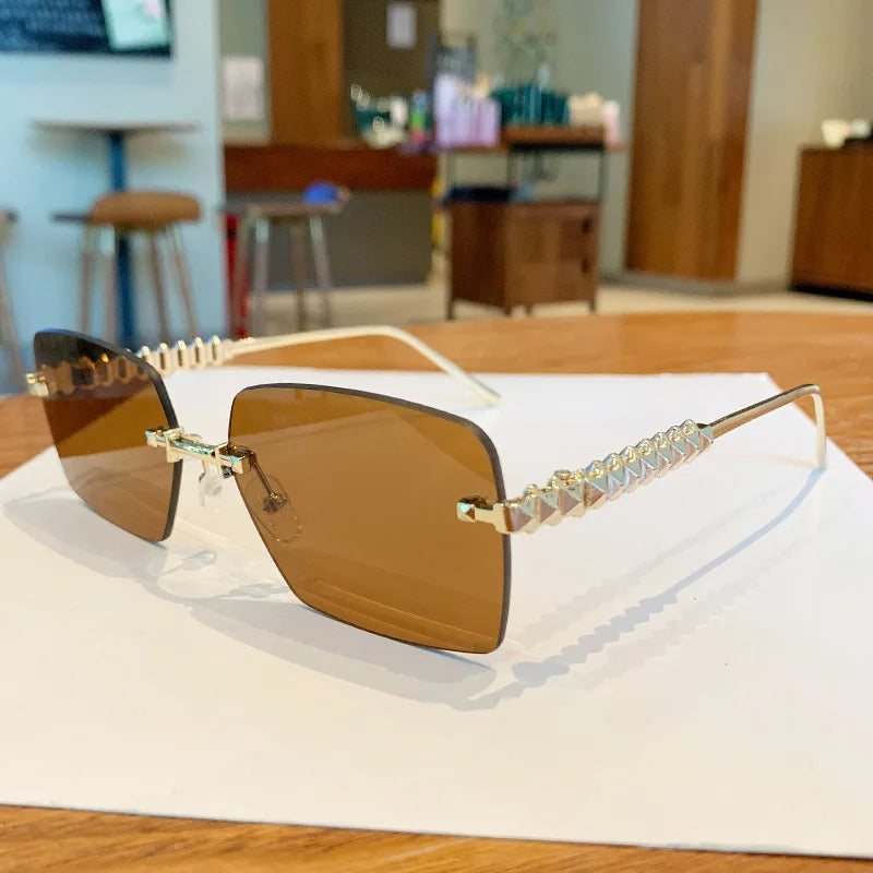 2025 Ins New Square Rimless Sunglasses Women Men Fashion Metal Rivet Legs Sun Glasses Ladies Luxury Sunshade Gafas De Sol UV400