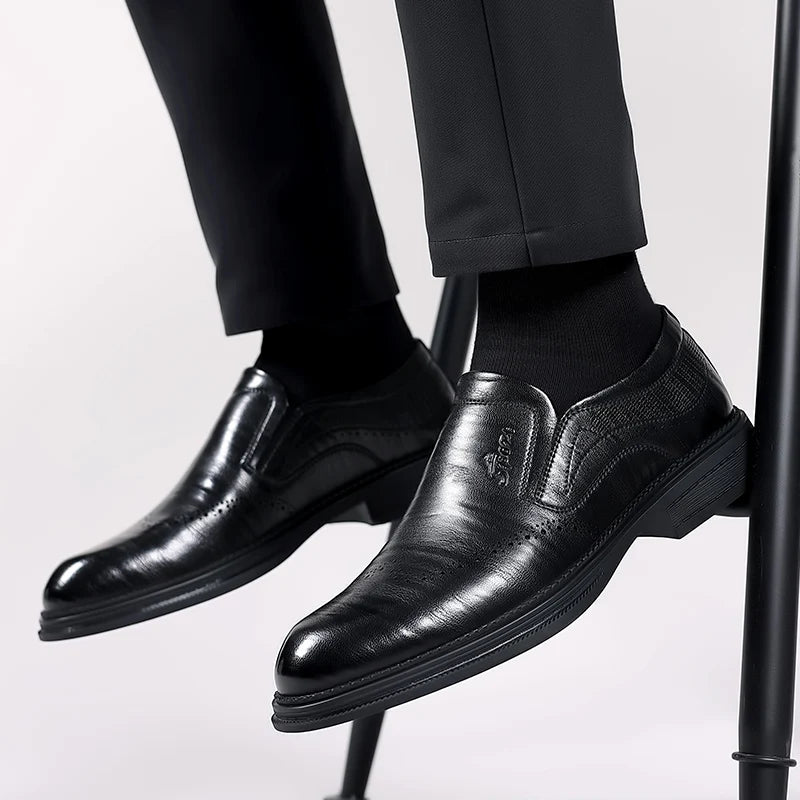 British Style Brand Men's Dress Shoes Fashion Patent Leather Men Business Flat Shoes Breathable Men Formal Office Working Shoes
