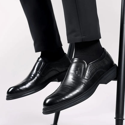 British Style Brand Men's Dress Shoes Fashion Patent Leather Men Business Flat Shoes Breathable Men Formal Office Working Shoes