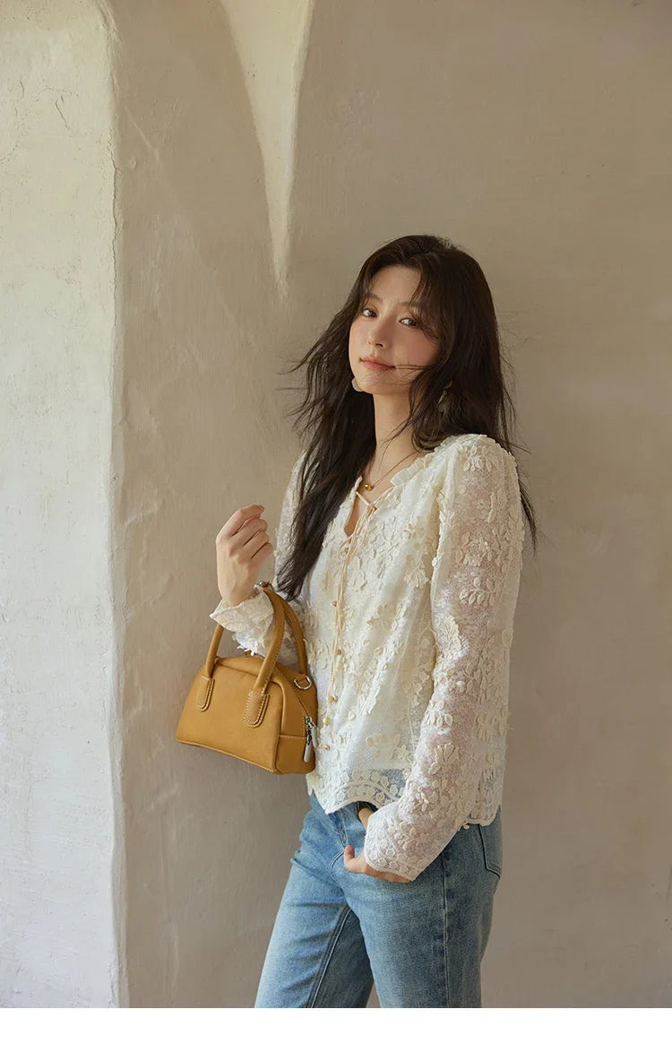 Apricot Lace Jacquard Embroidered Shirt 2025 Autumn Black Fungus Edge Lace-up Vintage Commuter Top Office Lady MXE41X1927