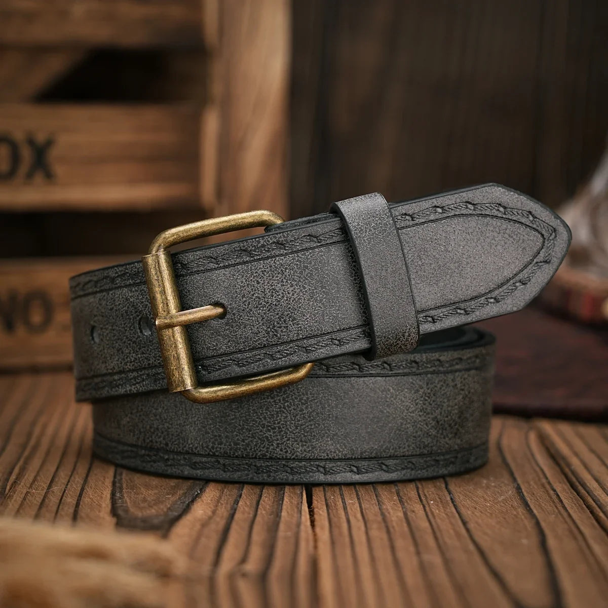 A Men's and Women's Matching Belt with Retro Button Closure, PU Faux Thread Embossed Belt, Casual Style, Versatile.