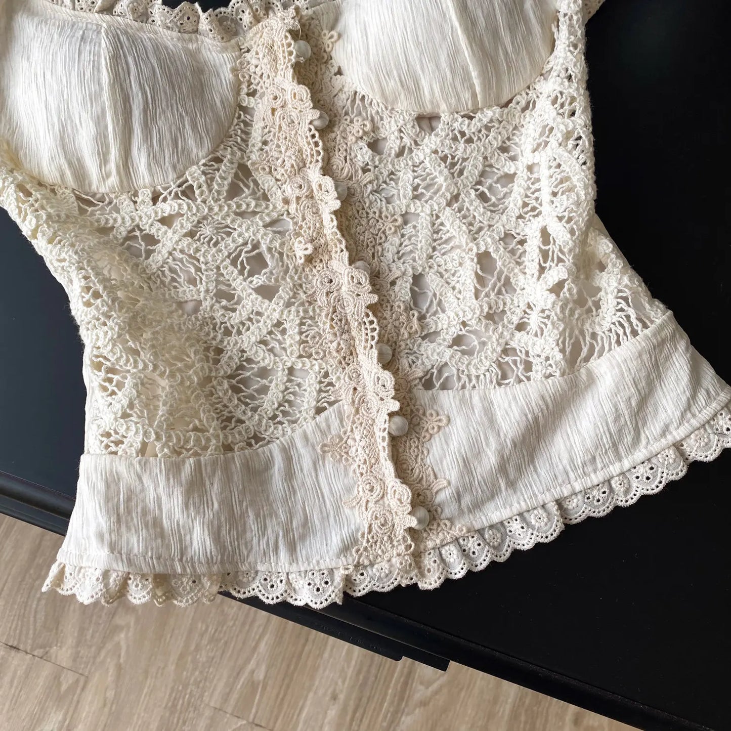 Lace Embroidery Vacation Camisole Summer 2026 Women Ins Sensual Gentle Versatile Top French Hollow Out Casual Tank Top